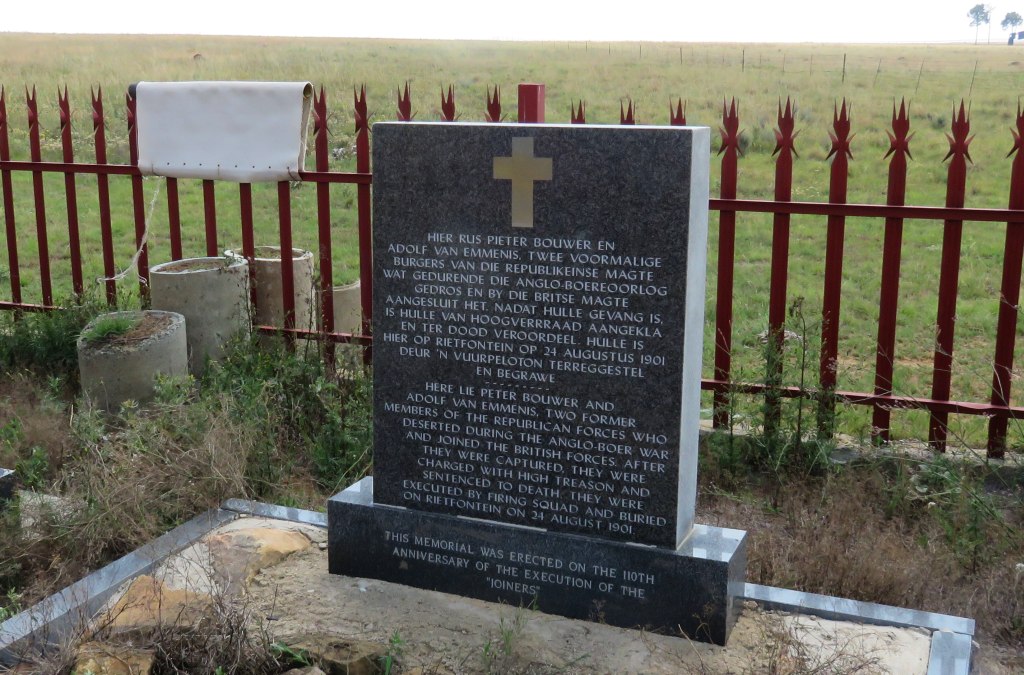 Villiers grave Emmenis Bouwer